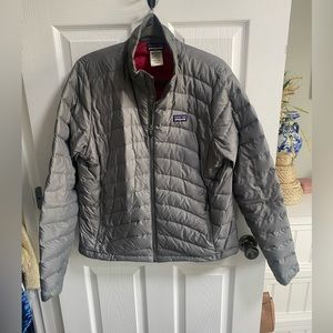 Patagonia women’s large puffer